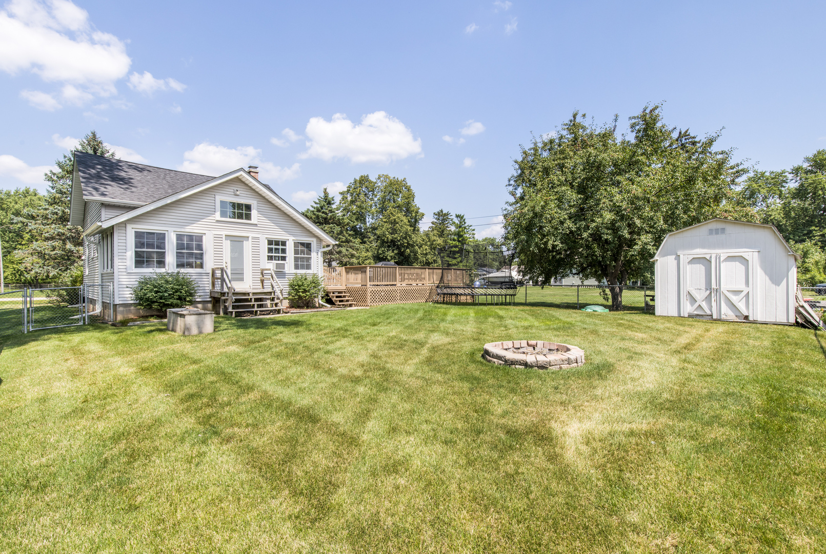 1413 N Sunnyside Drive, Johnsburg, IL 60051