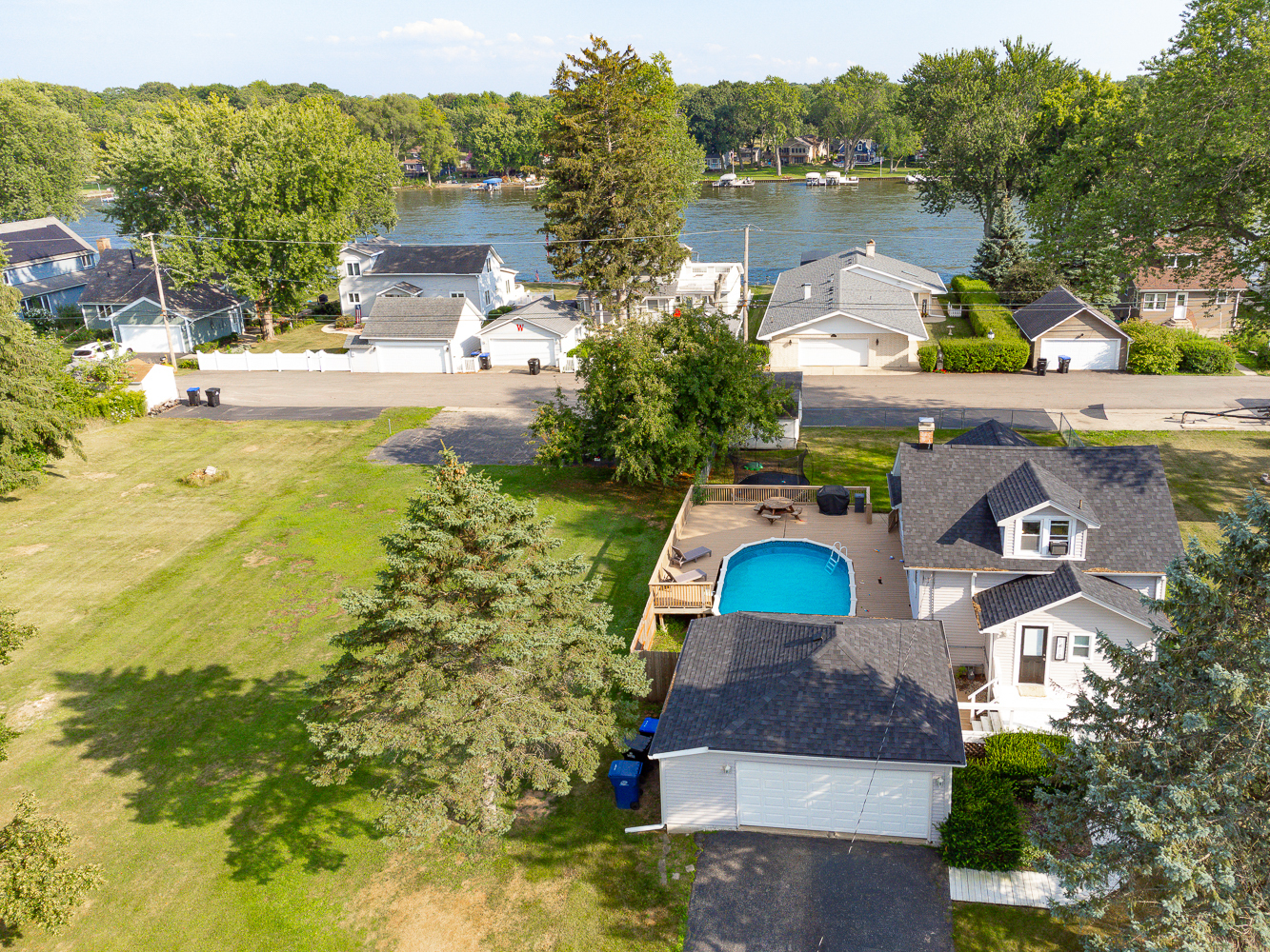 1413 N Sunnyside Drive, Johnsburg, IL 60051