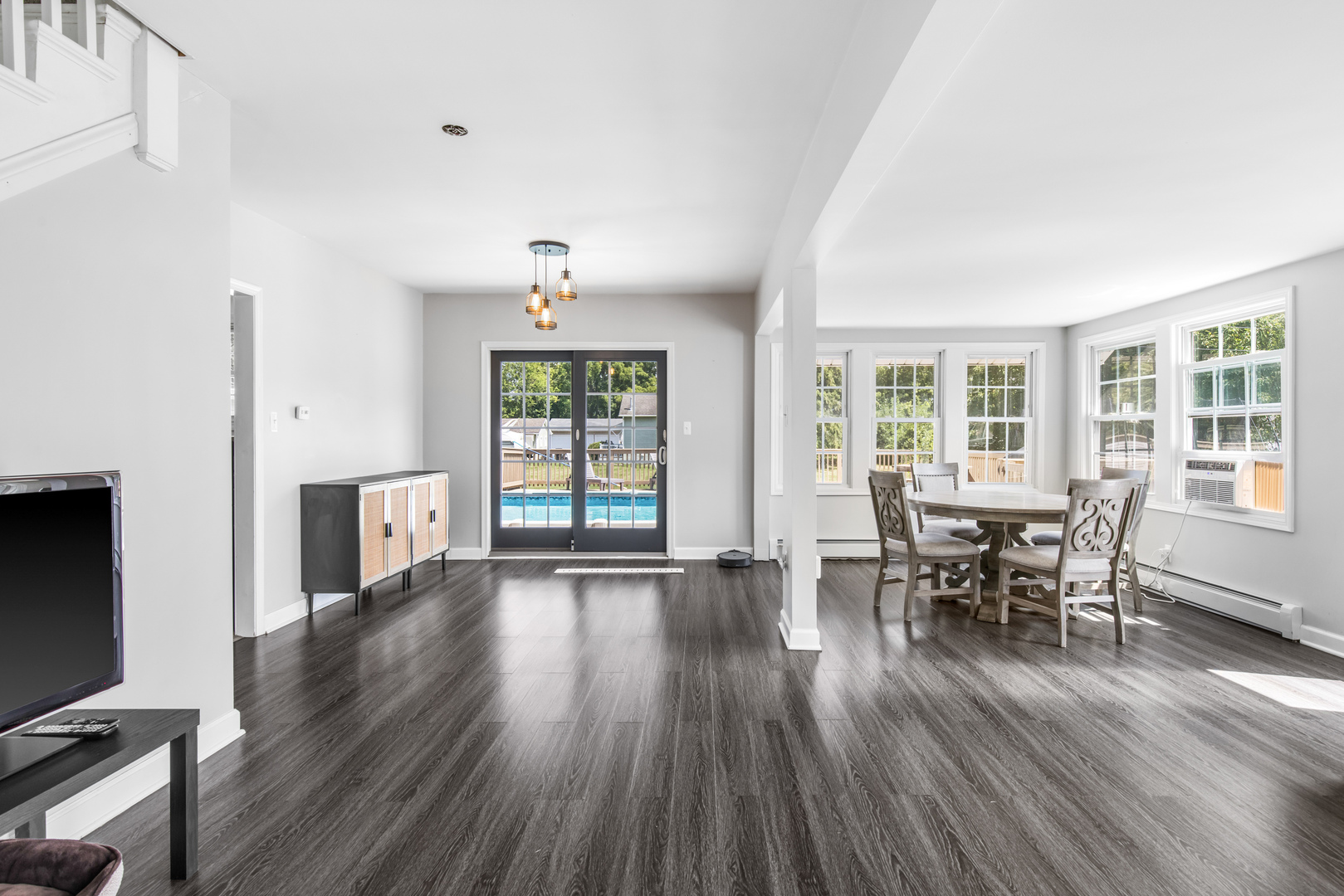 1413 N Sunnyside Drive, Johnsburg, IL 60051