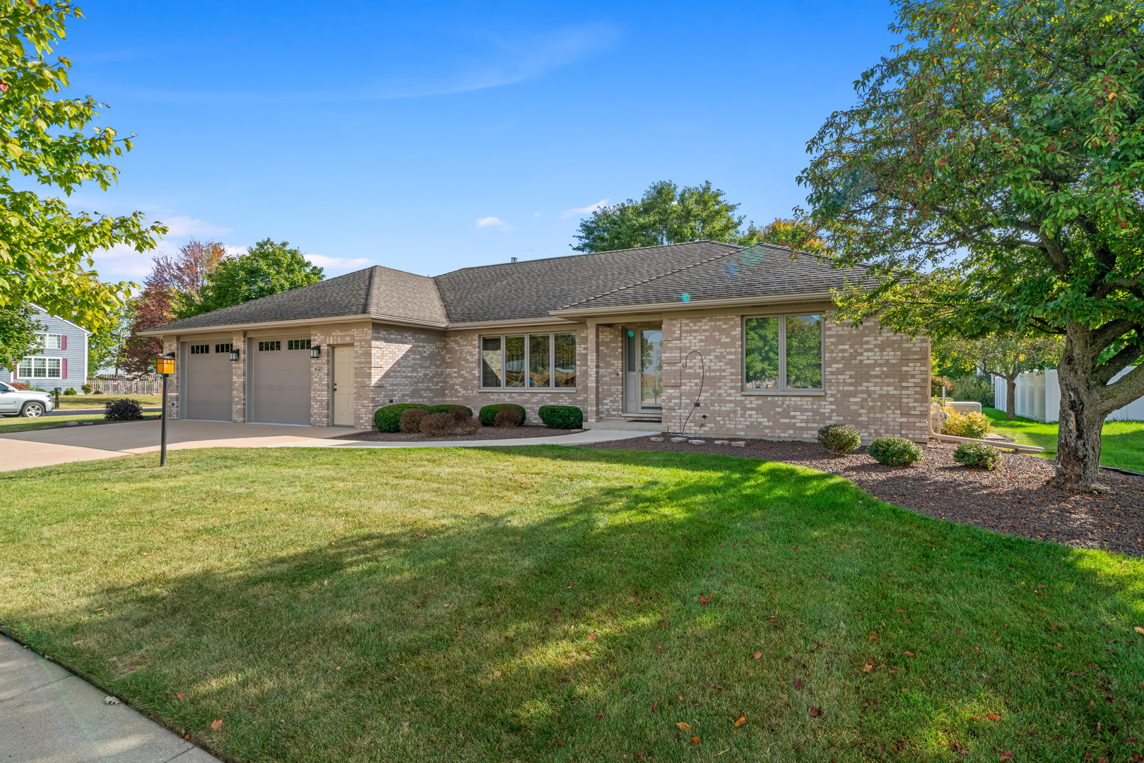 650 Meadow Lane, Hinckley, IL 60520