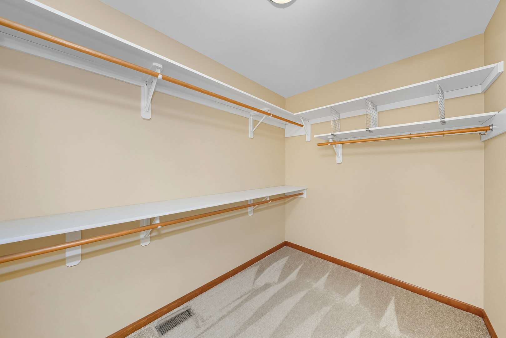 650 Meadow Lane, Hinckley, IL 60520