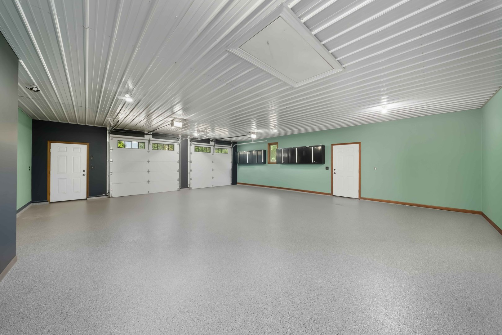 650 Meadow Lane, Hinckley, IL 60520