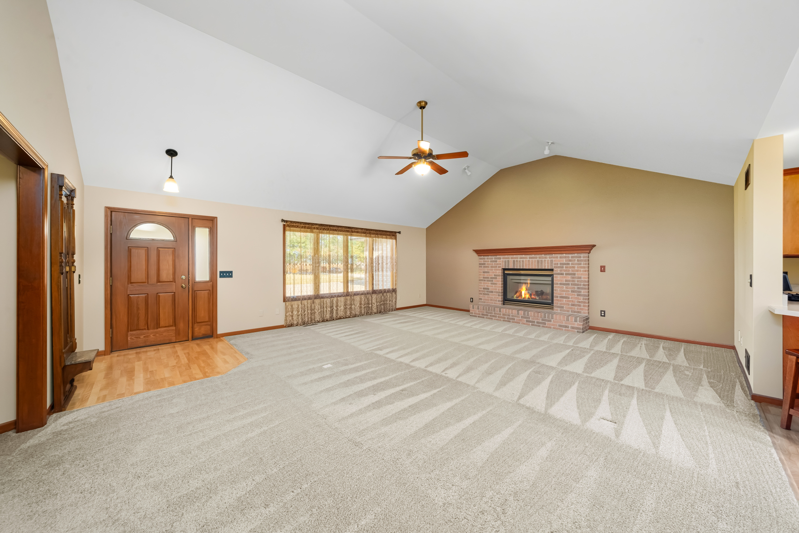 650 Meadow Lane, Hinckley, IL 60520