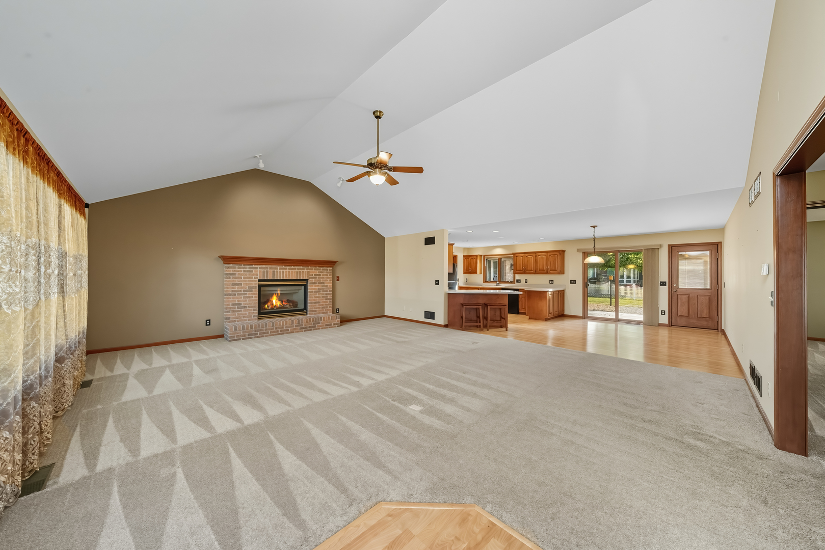 650 Meadow Lane, Hinckley, IL 60520