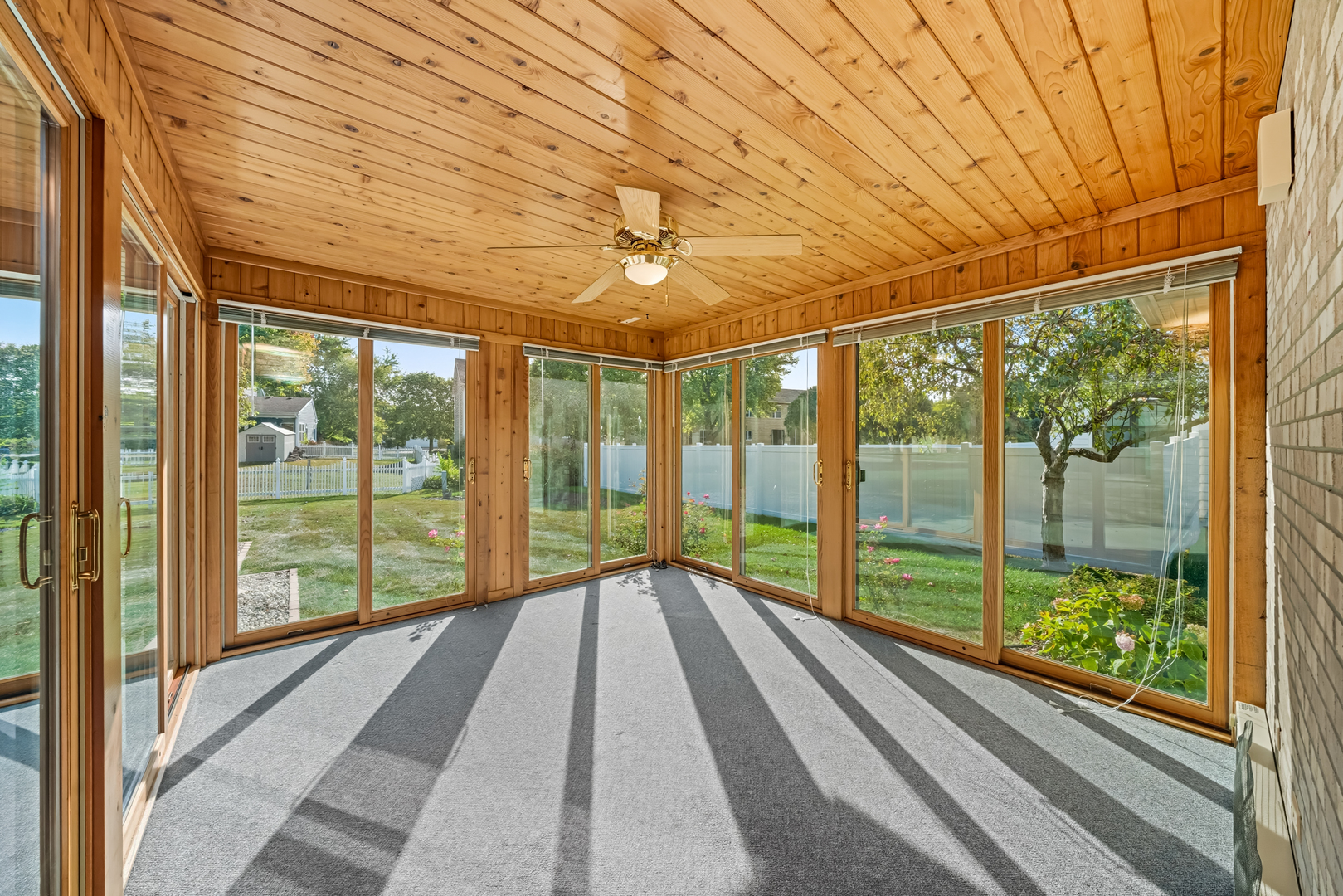 650 Meadow Lane, Hinckley, IL 60520