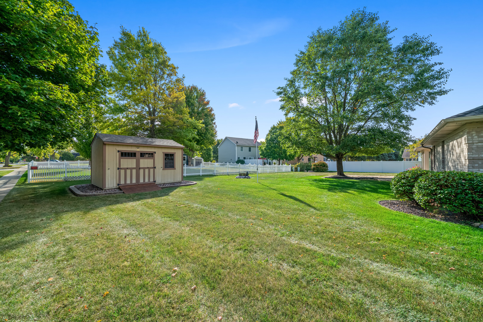 650 Meadow Lane, Hinckley, IL 60520