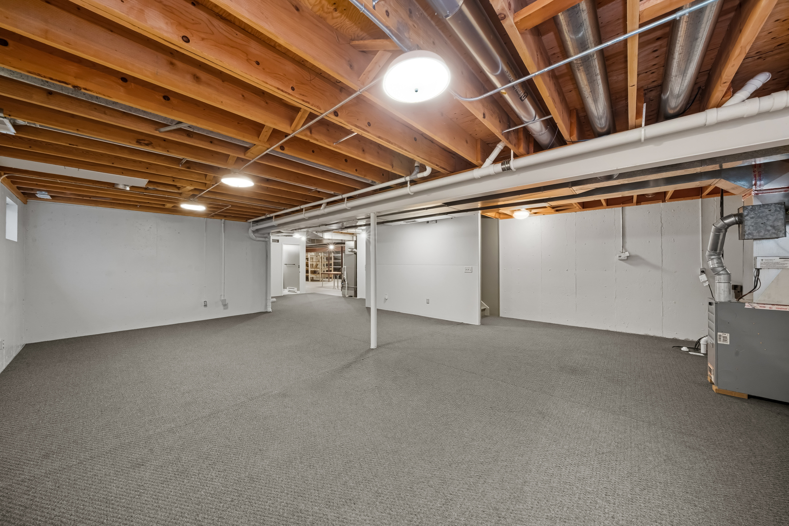 650 Meadow Lane, Hinckley, IL 60520