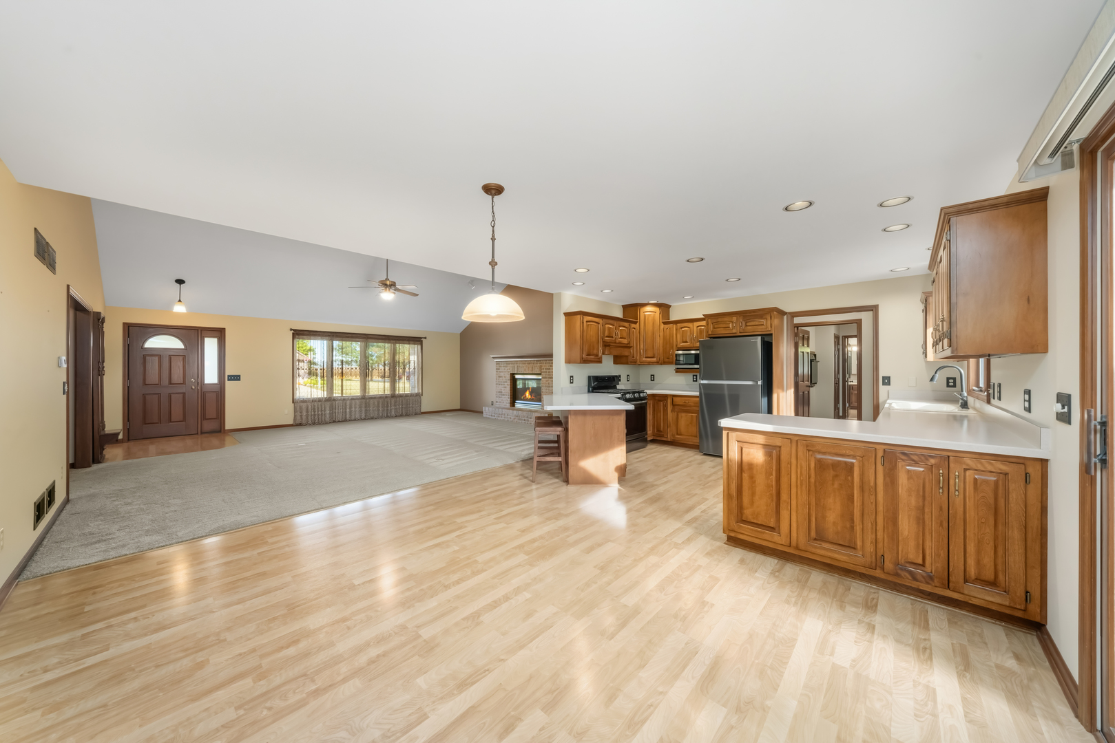 650 Meadow Lane, Hinckley, IL 60520