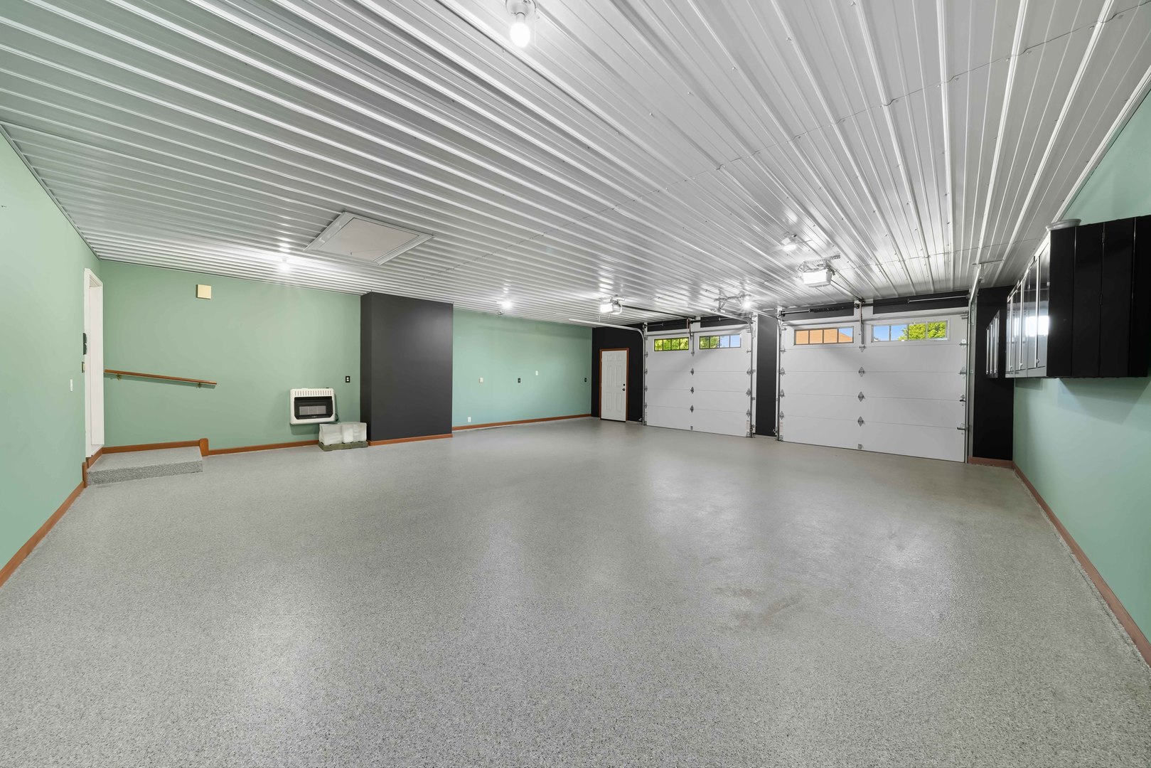 650 Meadow Lane, Hinckley, IL 60520