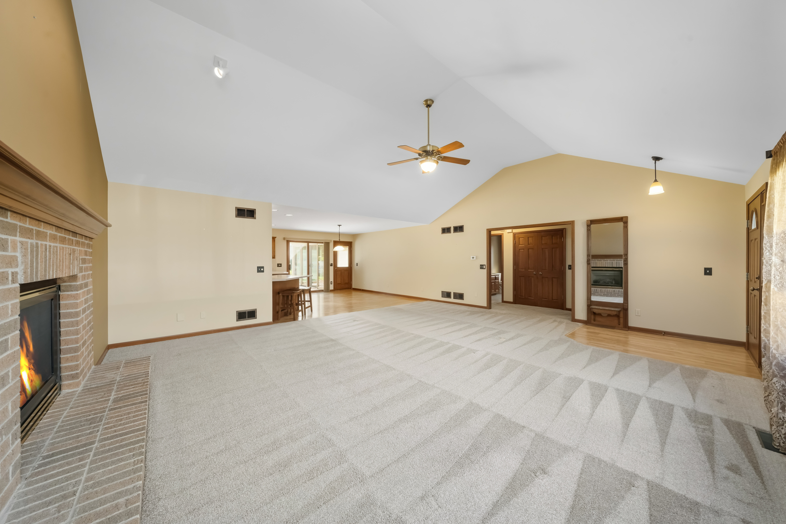 650 Meadow Lane, Hinckley, IL 60520