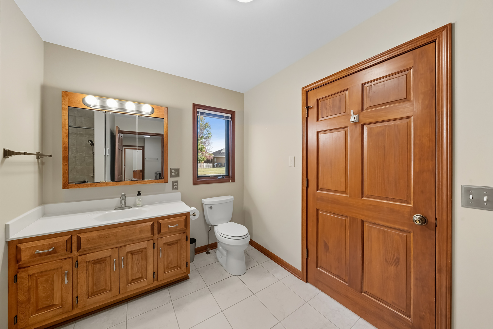 650 Meadow Lane, Hinckley, IL 60520