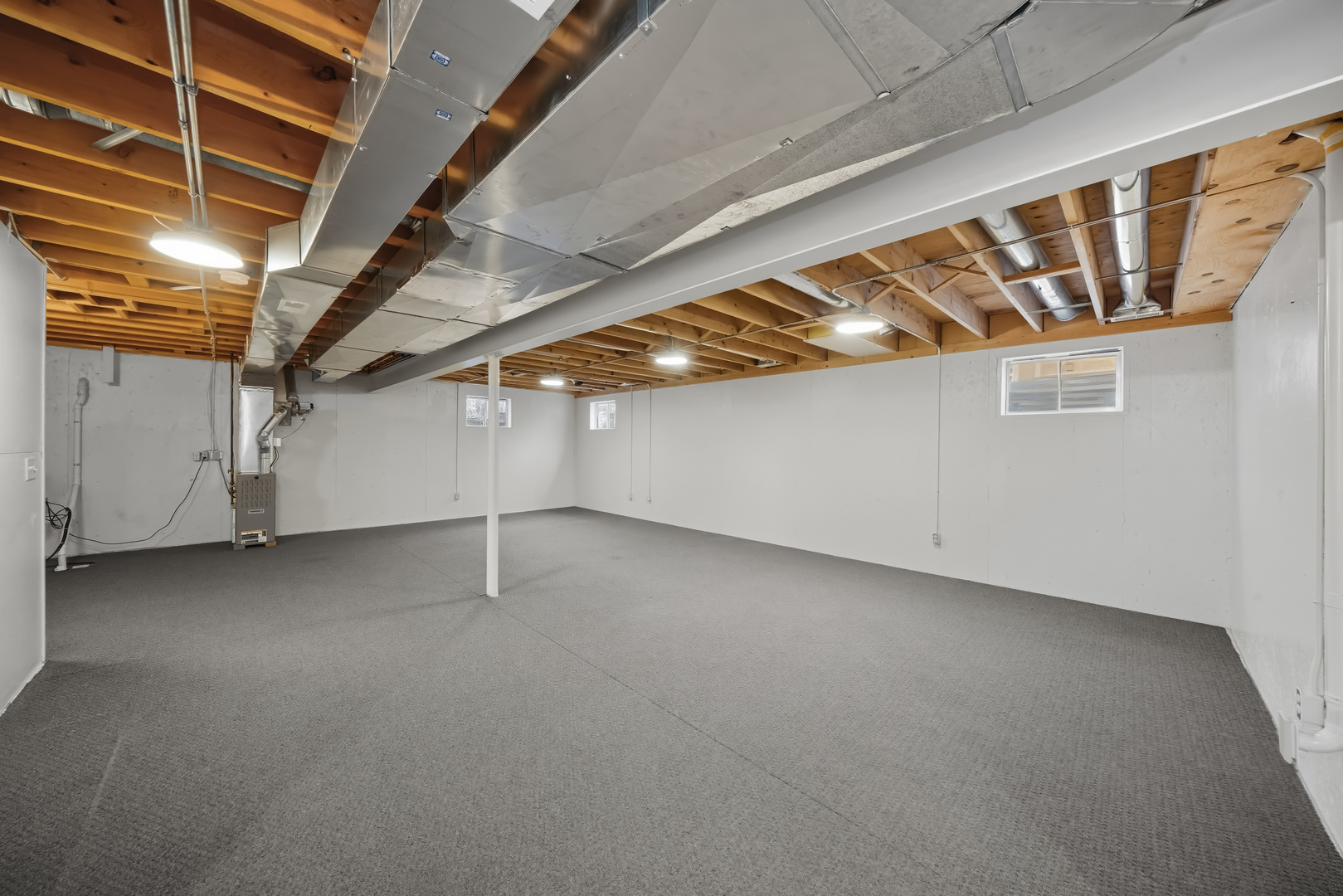 650 Meadow Lane, Hinckley, IL 60520