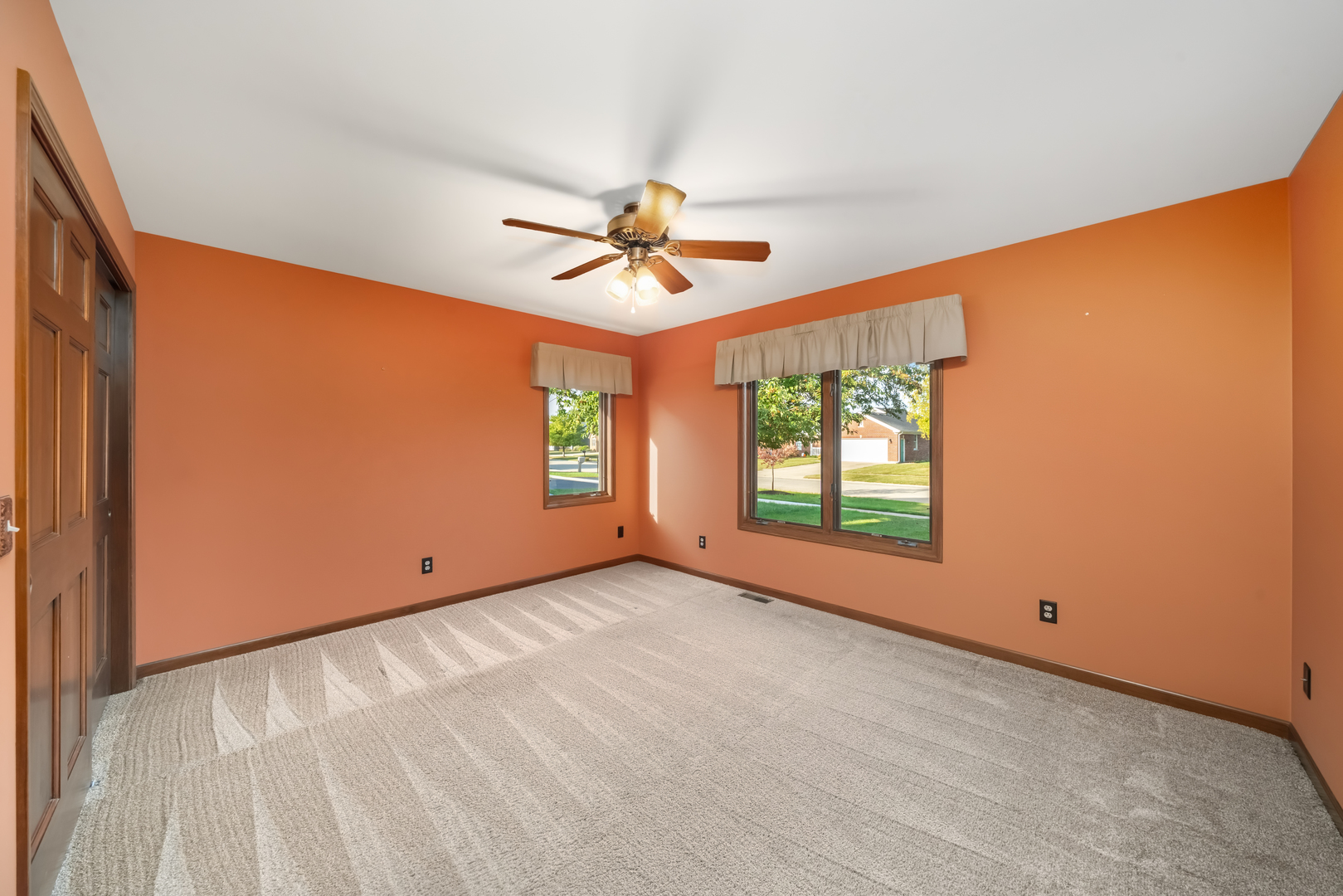 650 Meadow Lane, Hinckley, IL 60520