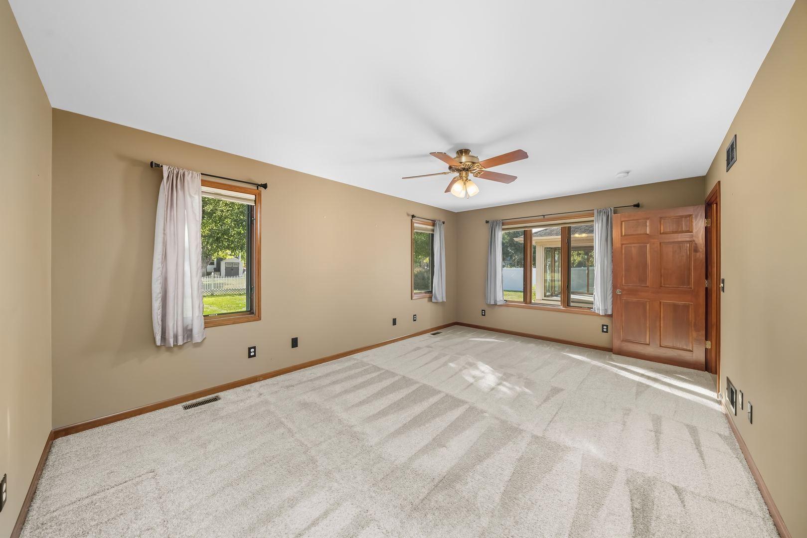 650 Meadow Lane, Hinckley, IL 60520