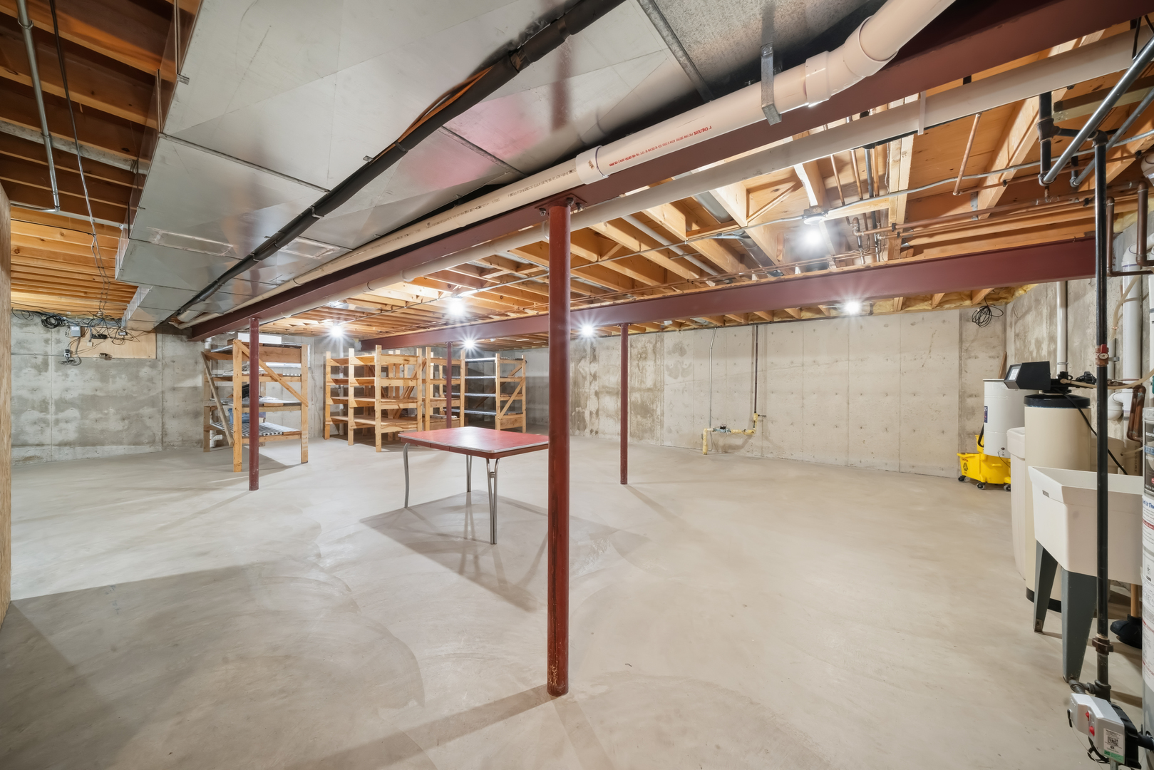 650 Meadow Lane, Hinckley, IL 60520