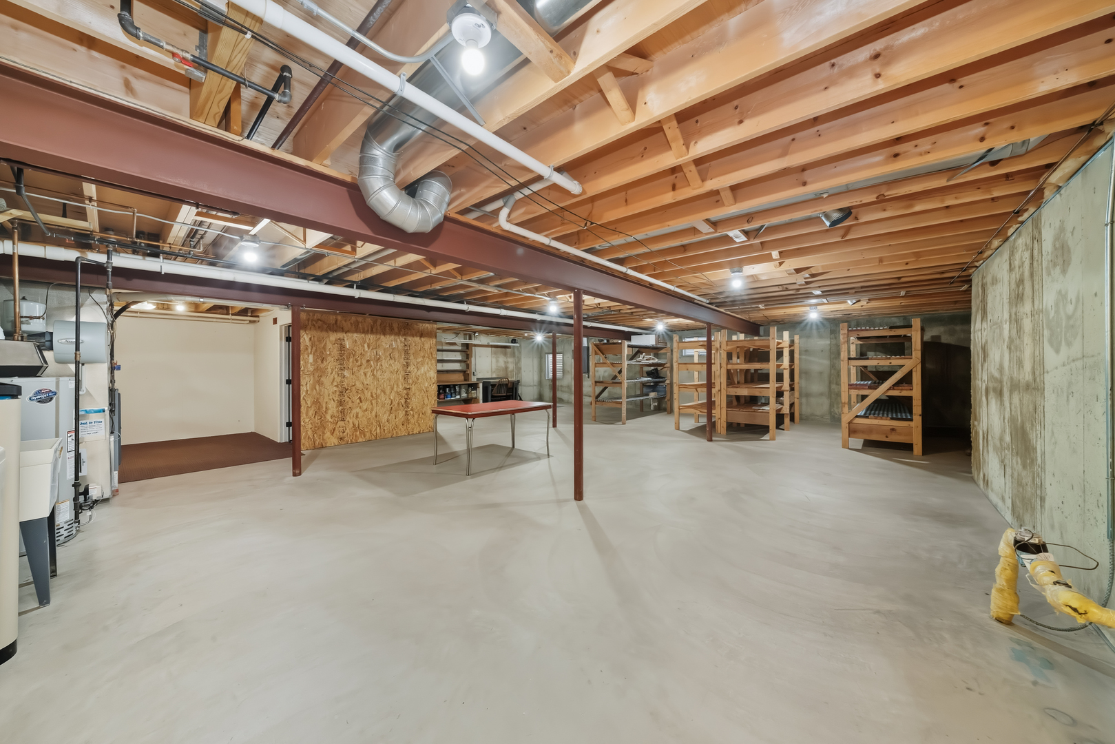 650 Meadow Lane, Hinckley, IL 60520