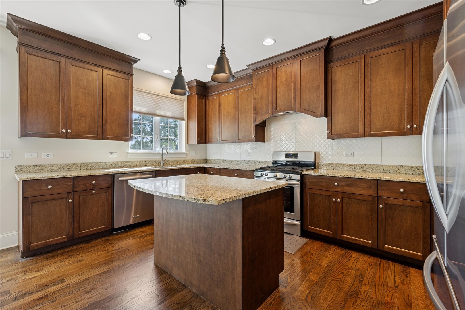 355 W FIRST Avenue, Elmhurst, IL 60126