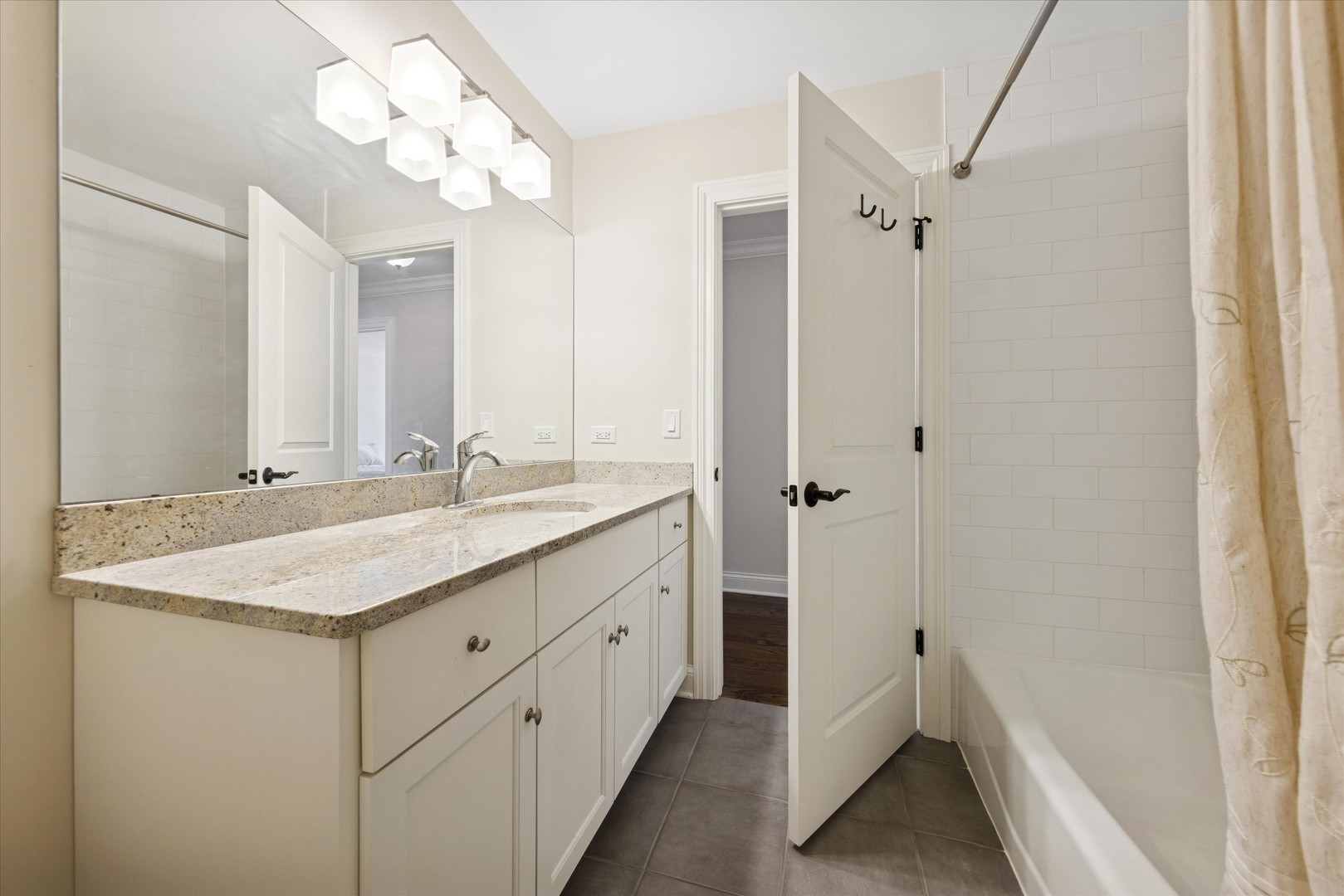 355 W FIRST Avenue, Elmhurst, IL 60126