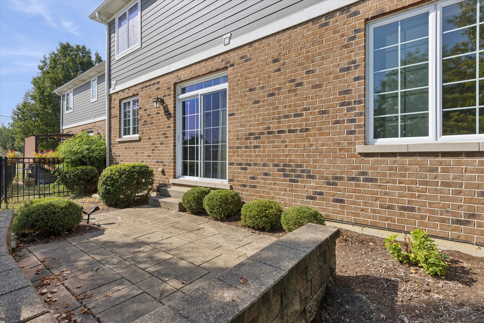 355 W FIRST Avenue, Elmhurst, IL 60126