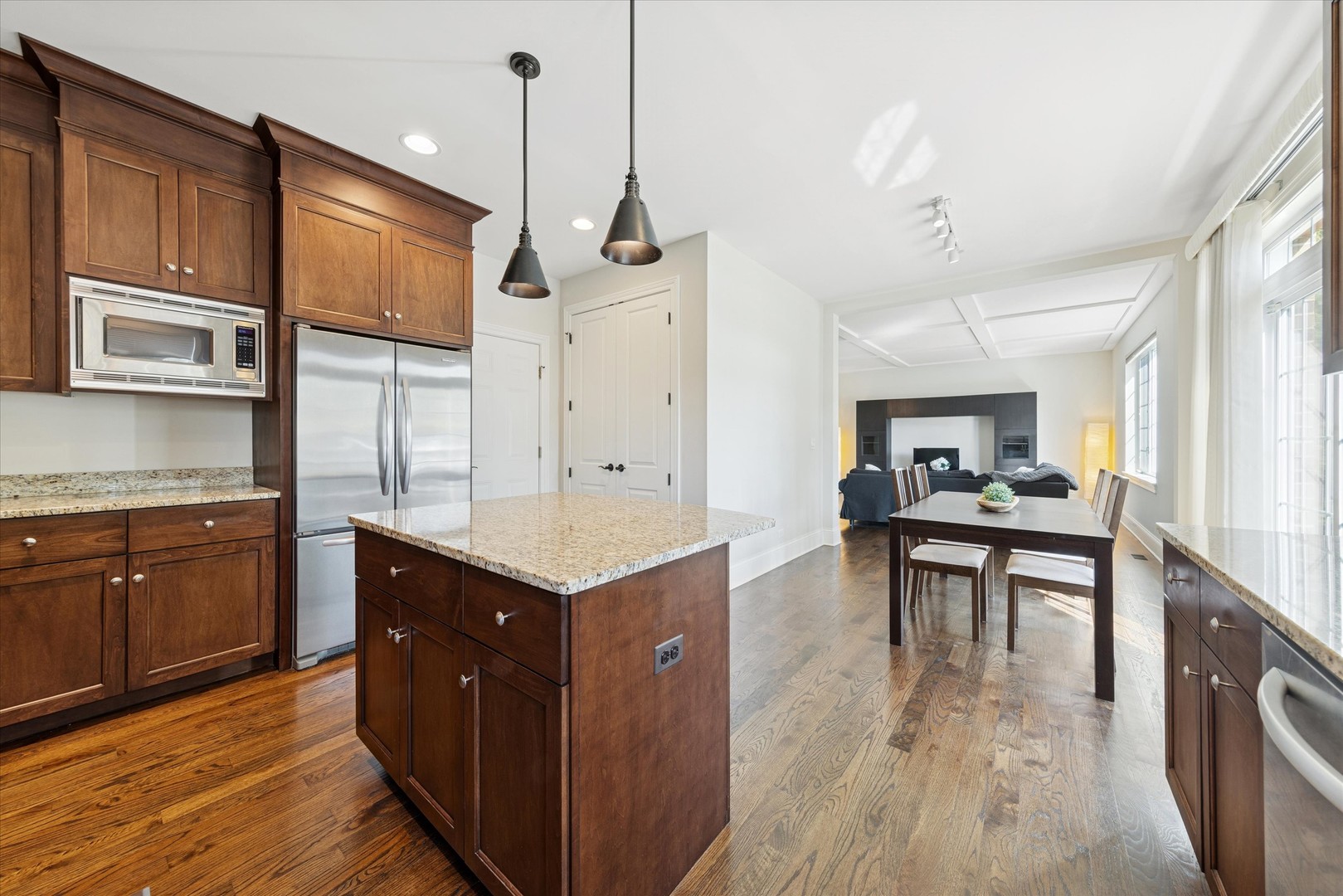 355 W FIRST Avenue, Elmhurst, IL 60126