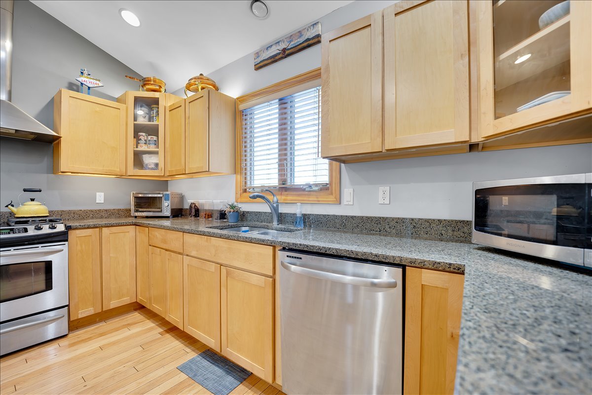 7N054 Jackson Avenue, St. Charles, IL 60174