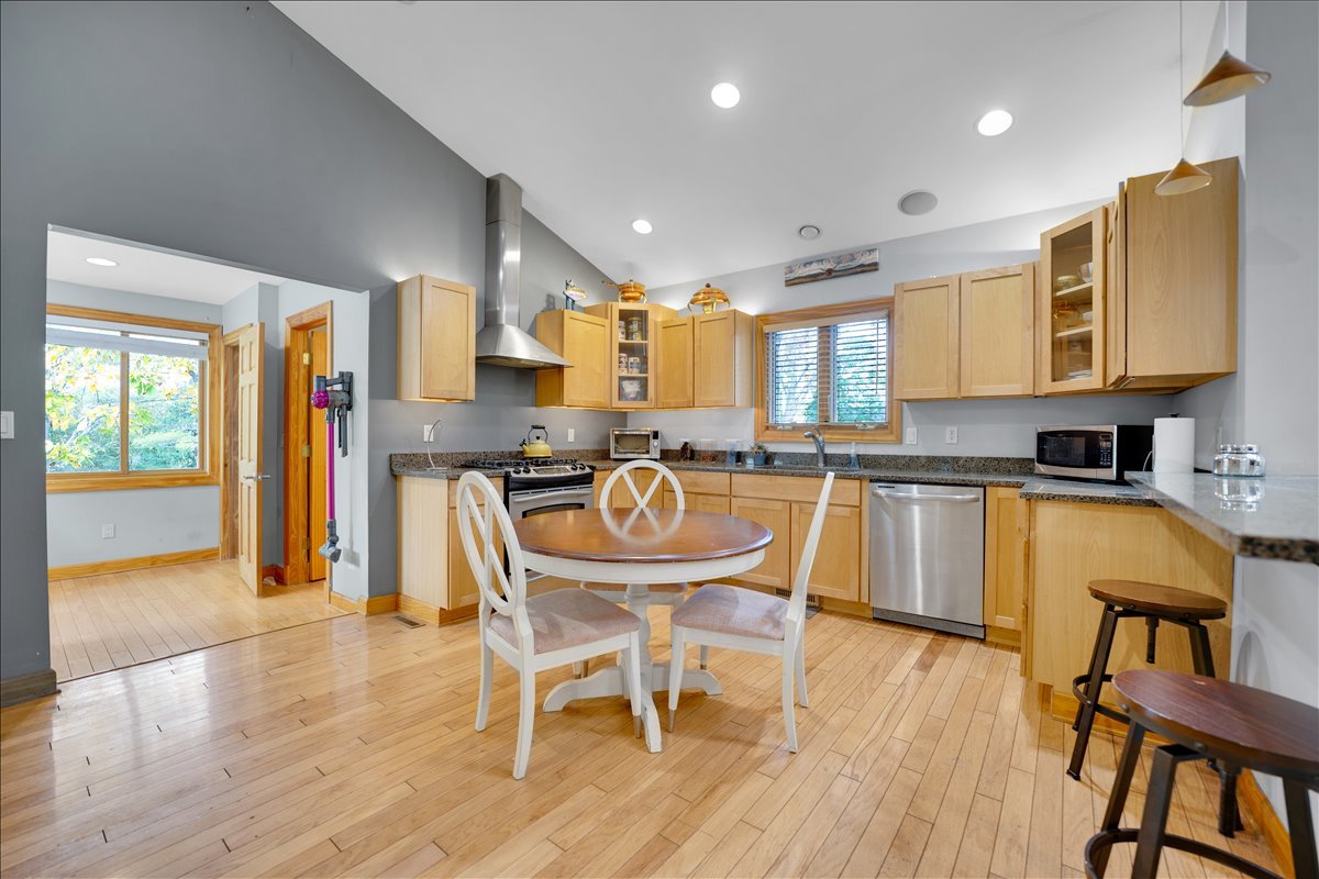 7N054 Jackson Avenue, St. Charles, IL 60174