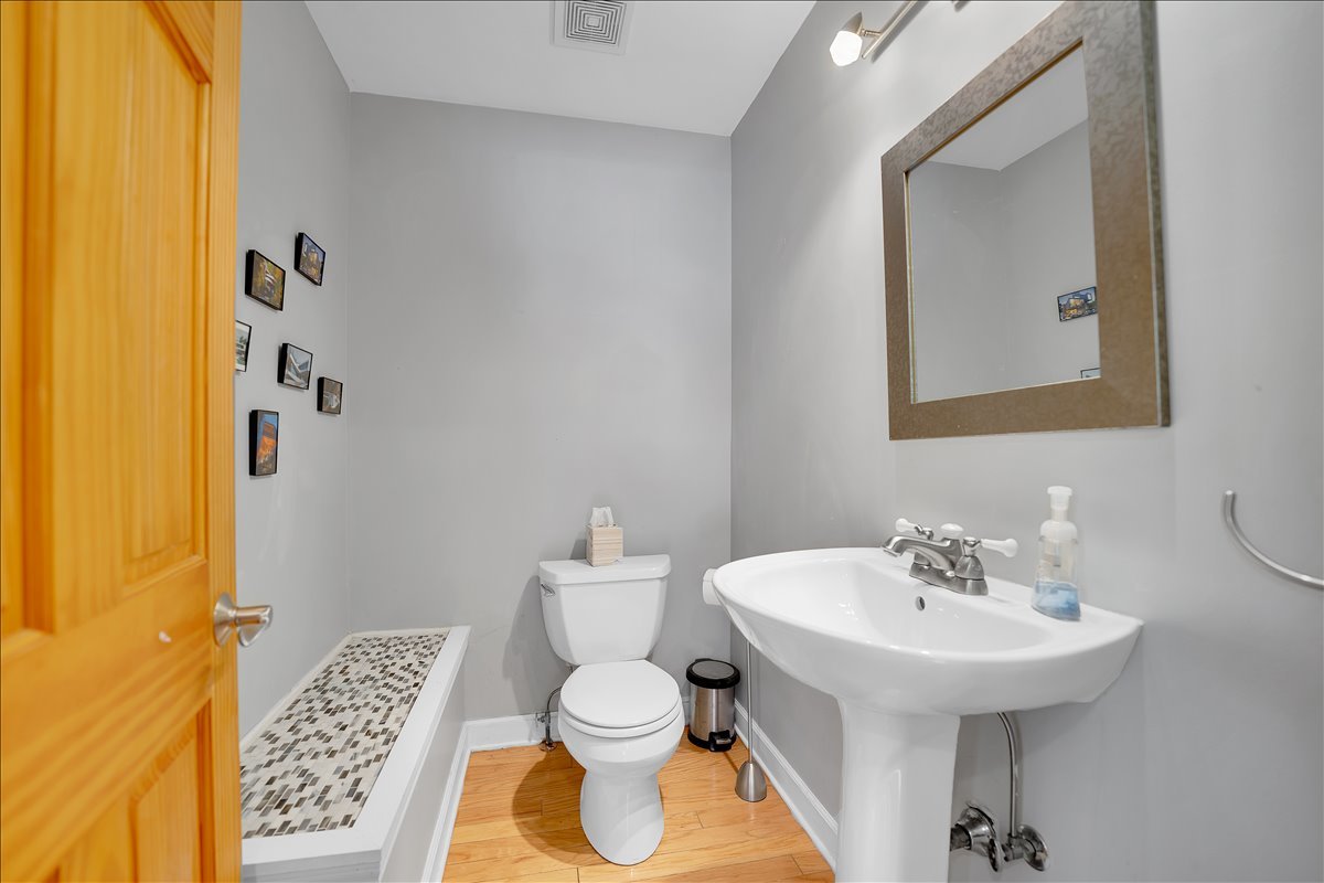 7N054 Jackson Avenue, St. Charles, IL 60174