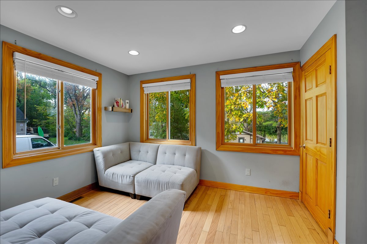 7N054 Jackson Avenue, St. Charles, IL 60174