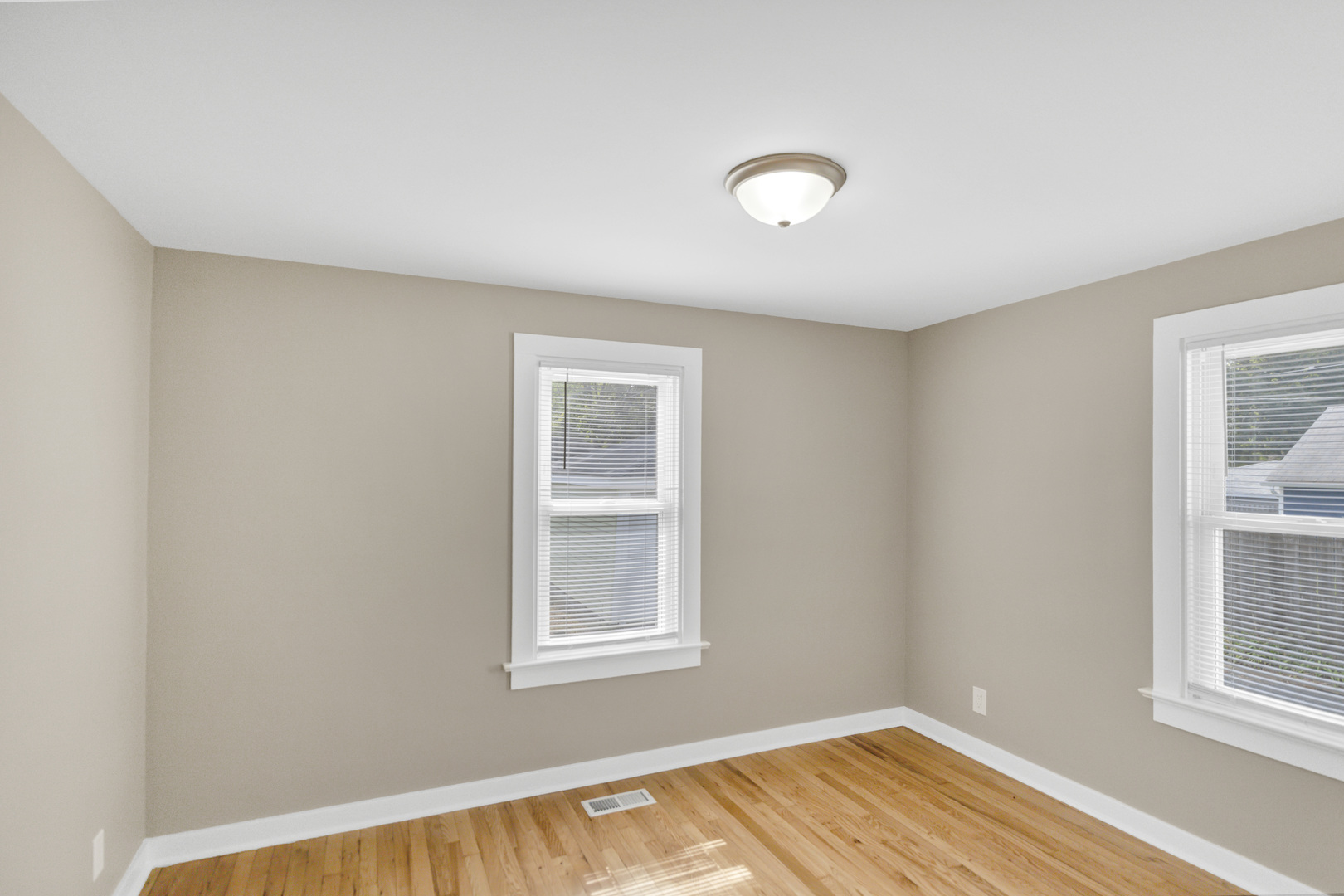 345 Illinois Street, Carpentersville, IL 60110