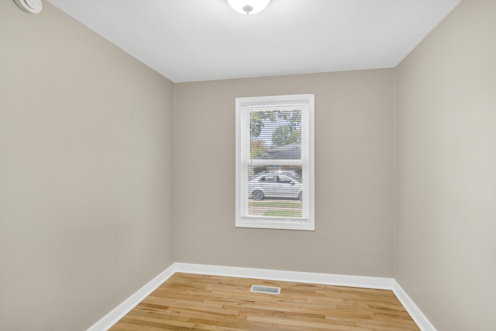 345 Illinois Street, Carpentersville, IL 60110