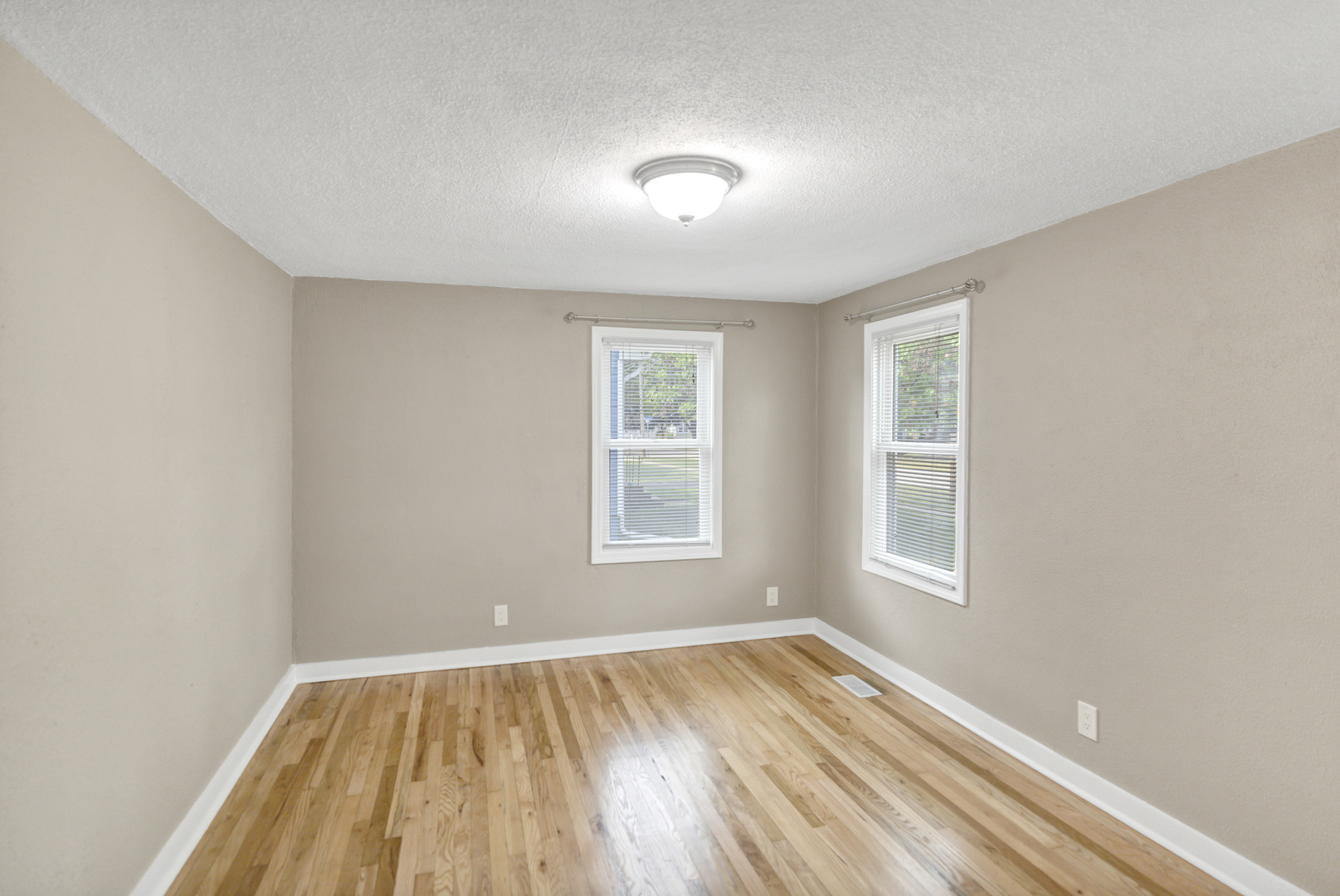 345 Illinois Street, Carpentersville, IL 60110