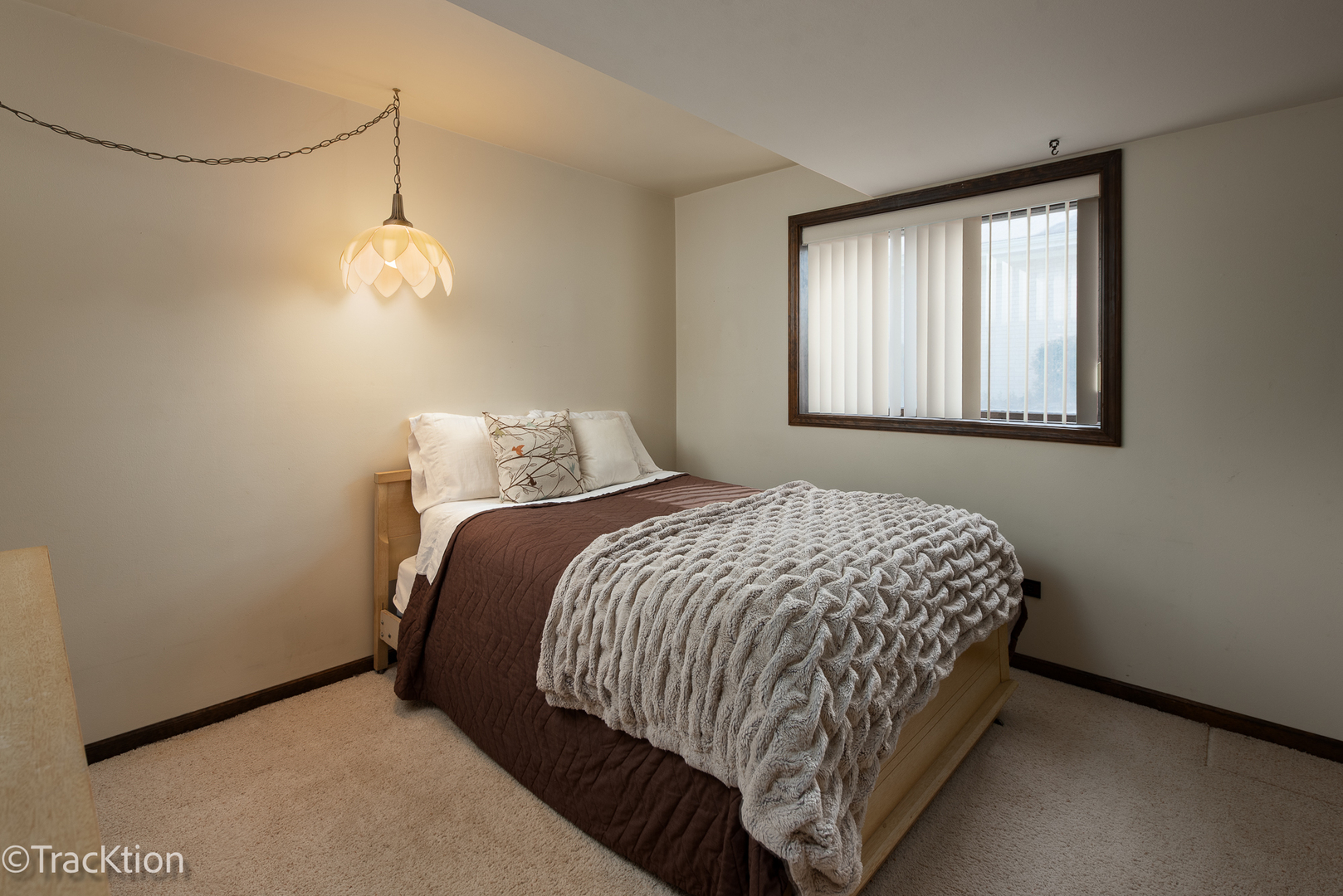 7801 Pine Parkway, Darien, IL 60561