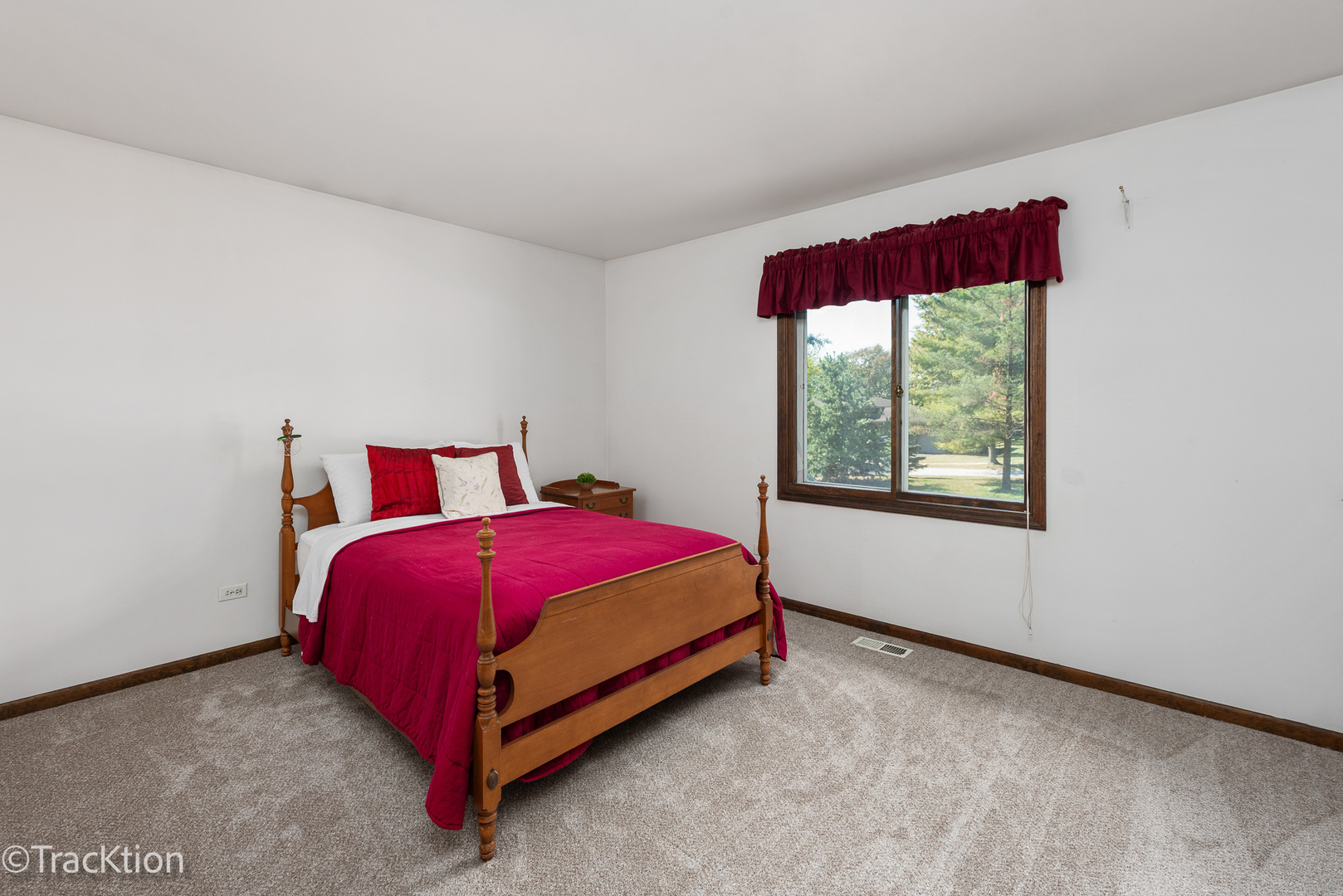 7801 Pine Parkway, Darien, IL 60561