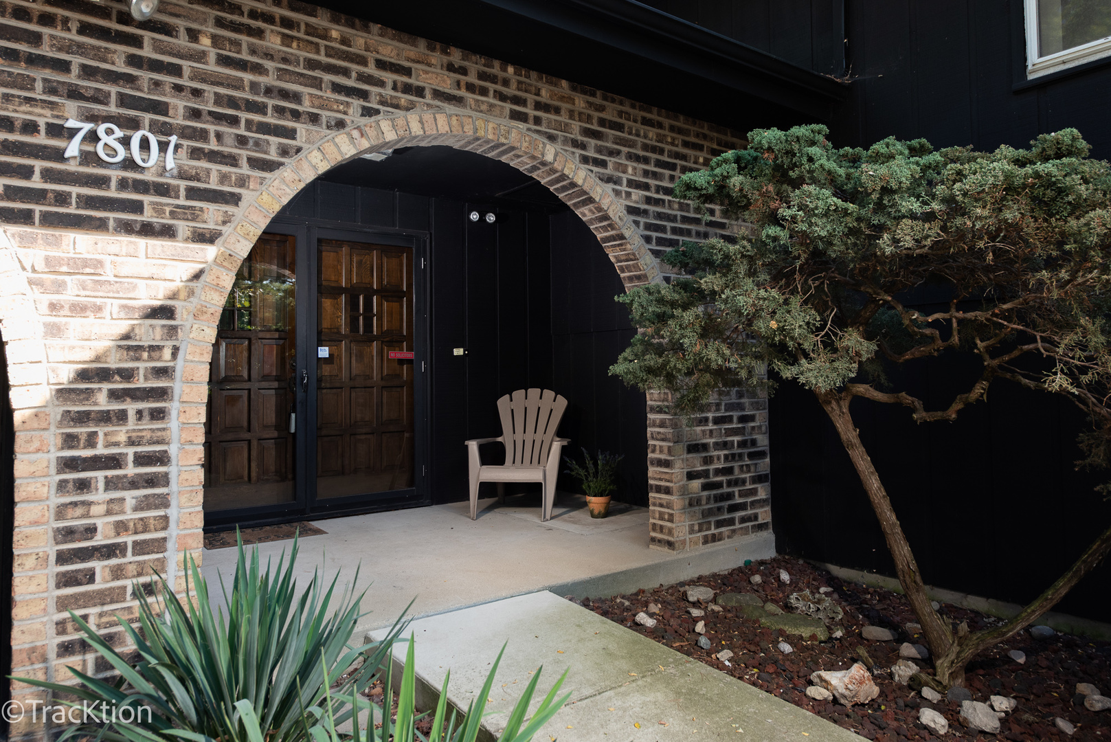 7801 Pine Parkway, Darien, IL 60561