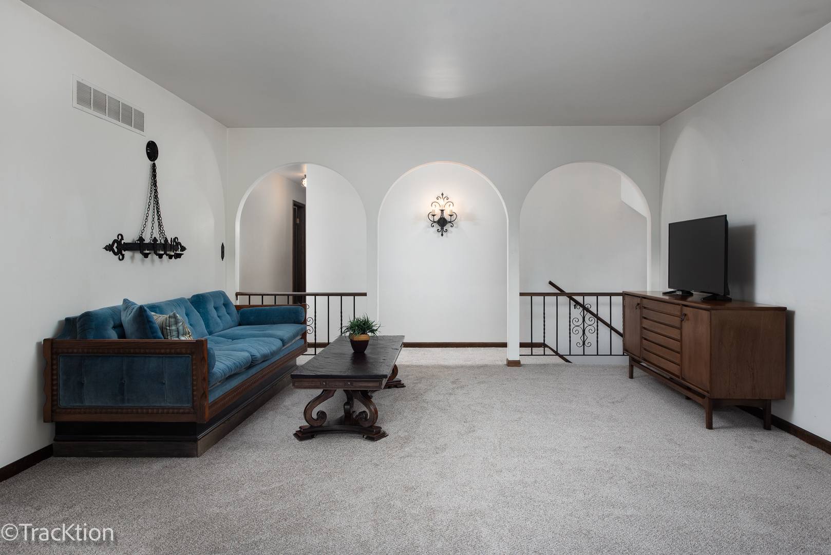 7801 Pine Parkway, Darien, IL 60561