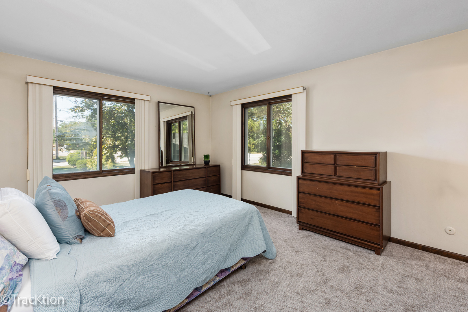 7801 Pine Parkway, Darien, IL 60561