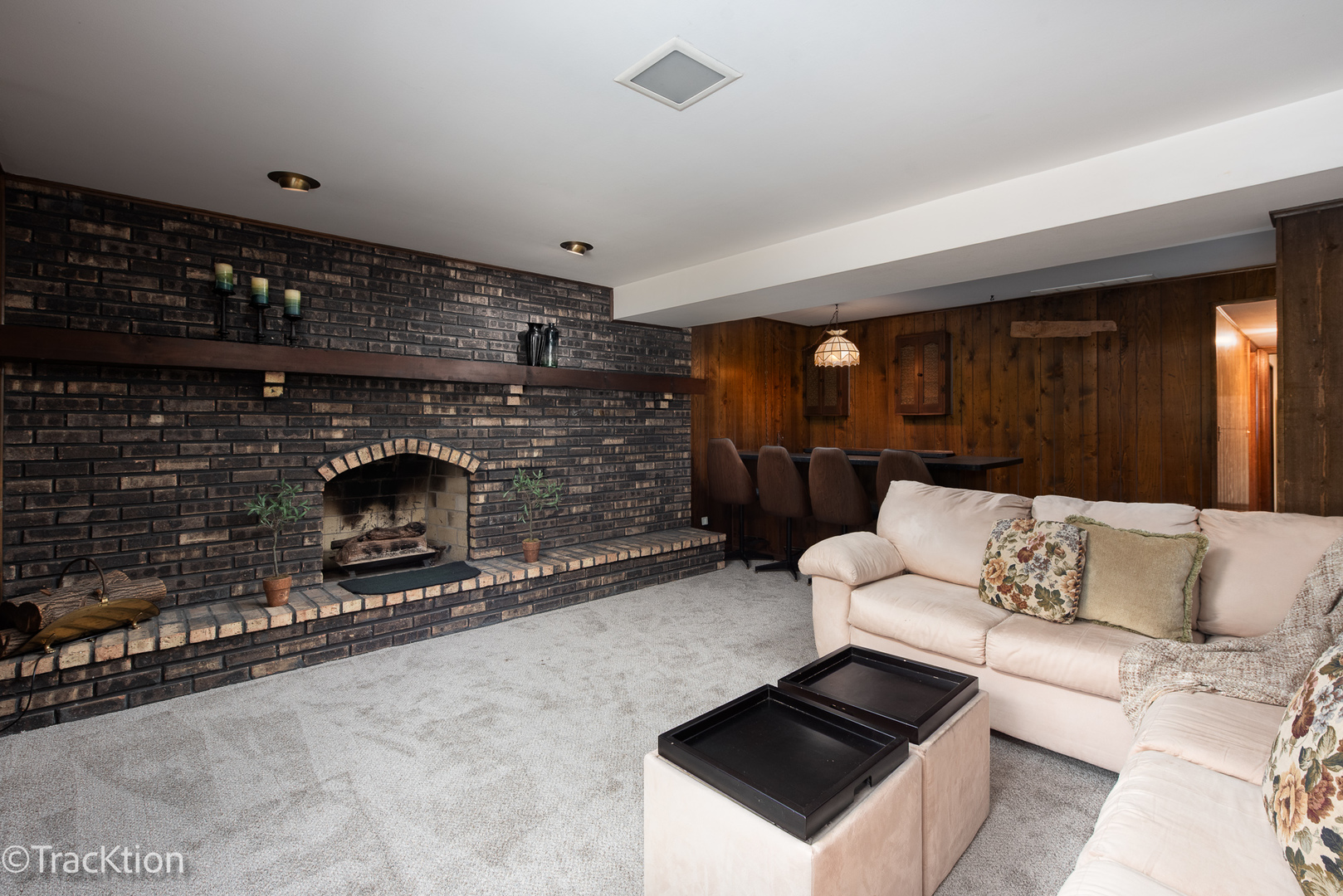 7801 Pine Parkway, Darien, IL 60561
