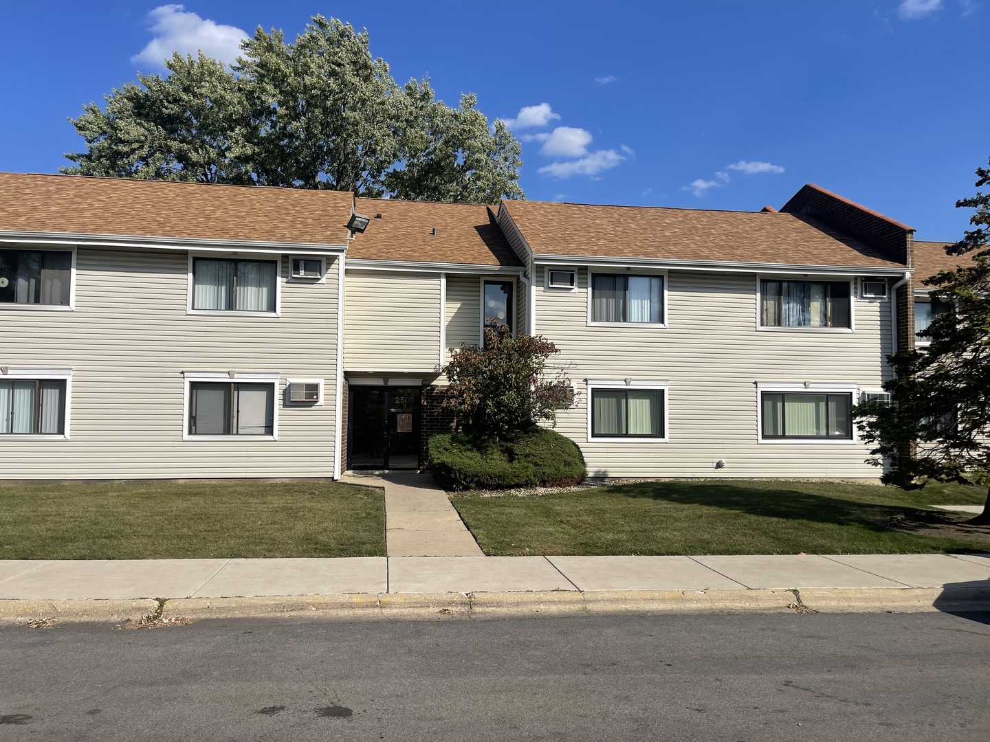 2500 BAYSIDE Drive #3, Palatine, IL 60074