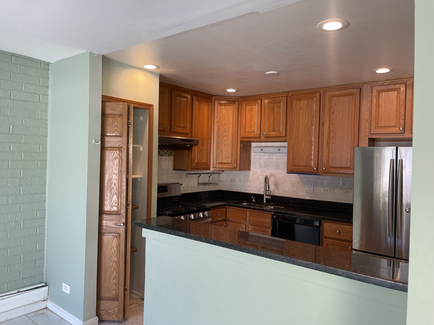 2500 BAYSIDE Drive #3, Palatine, IL 60074