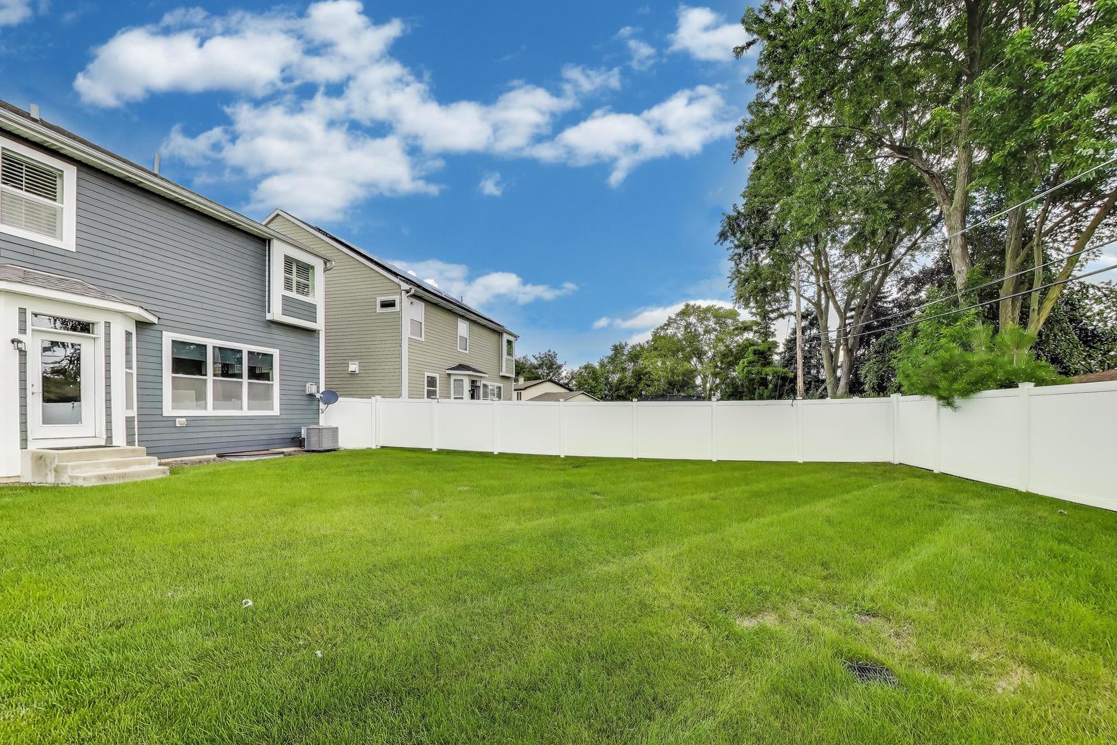 557 N Myrtle Avenue, Elmhurst, IL 60126