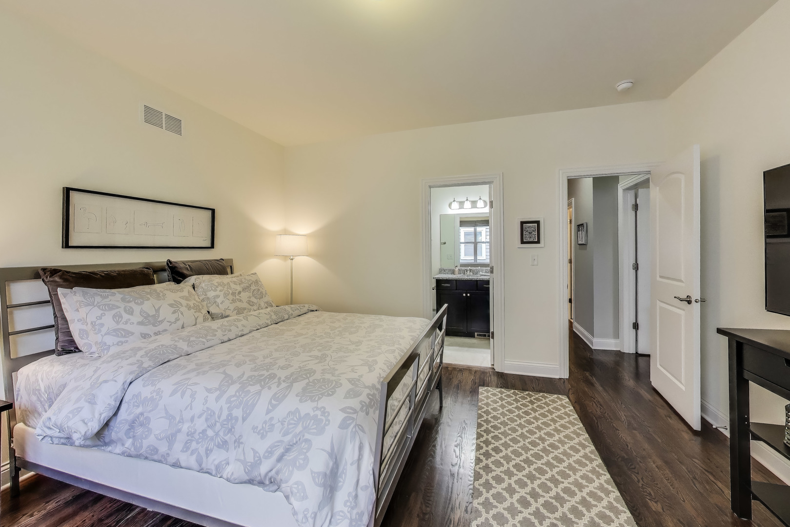 557 N Myrtle Avenue, Elmhurst, IL 60126