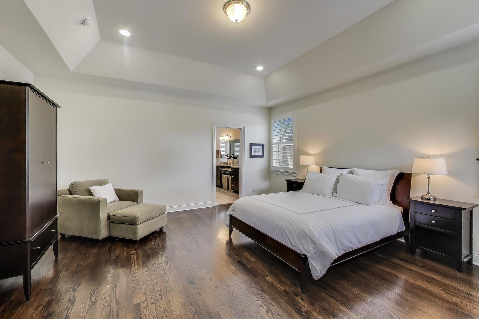 557 N Myrtle Avenue, Elmhurst, IL 60126