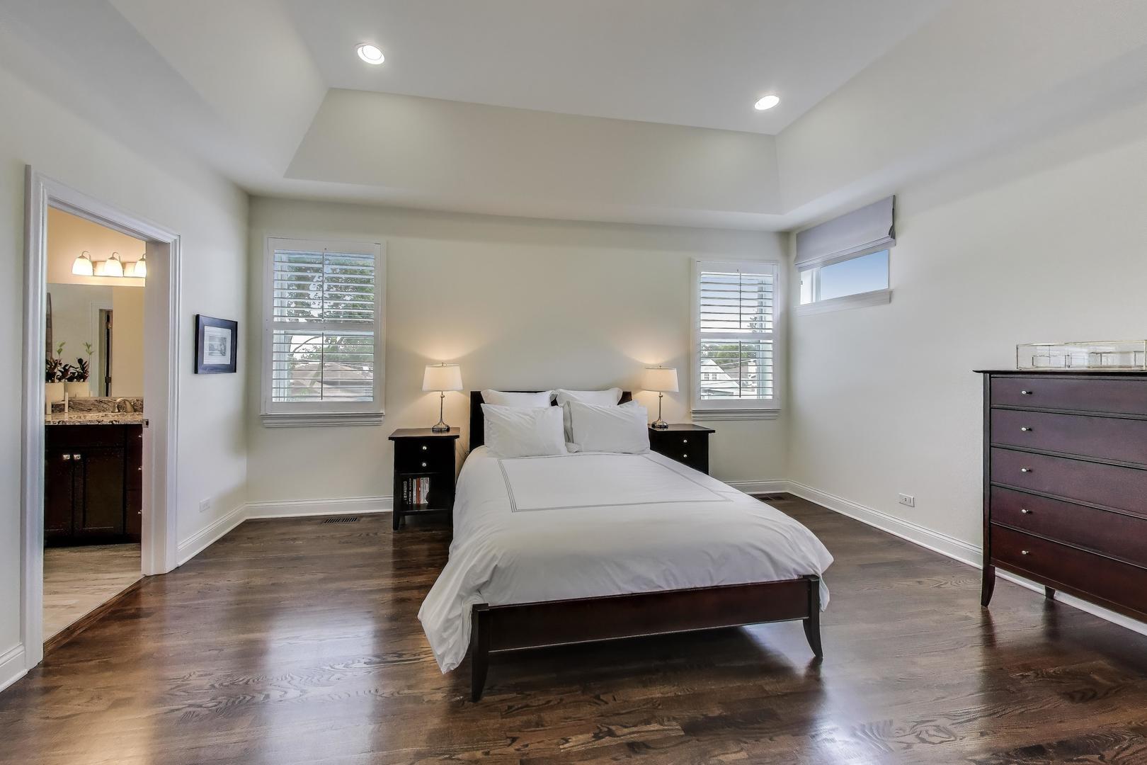 557 N Myrtle Avenue, Elmhurst, IL 60126