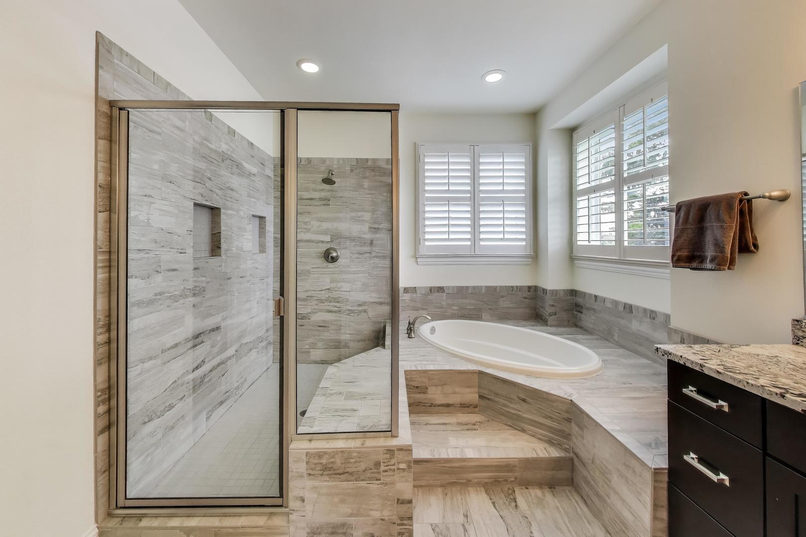 557 N Myrtle Avenue, Elmhurst, IL 60126