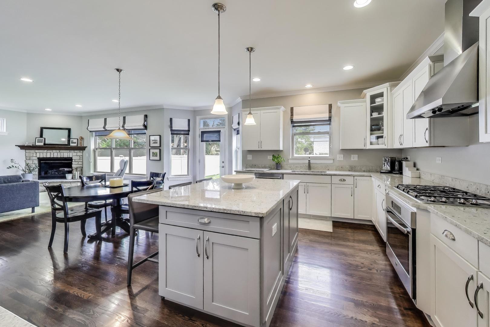 557 N Myrtle Avenue, Elmhurst, IL 60126