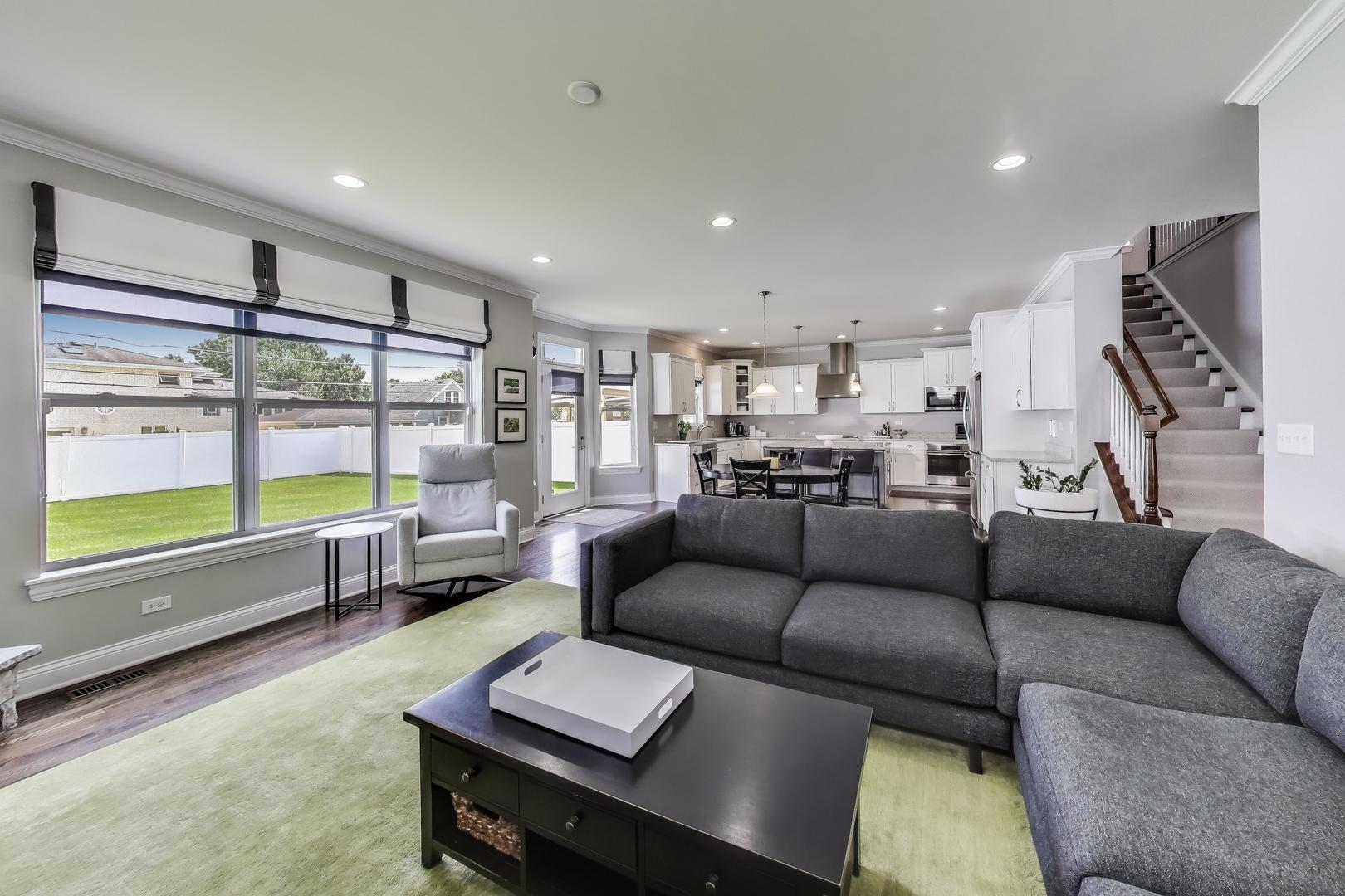 557 N Myrtle Avenue, Elmhurst, IL 60126