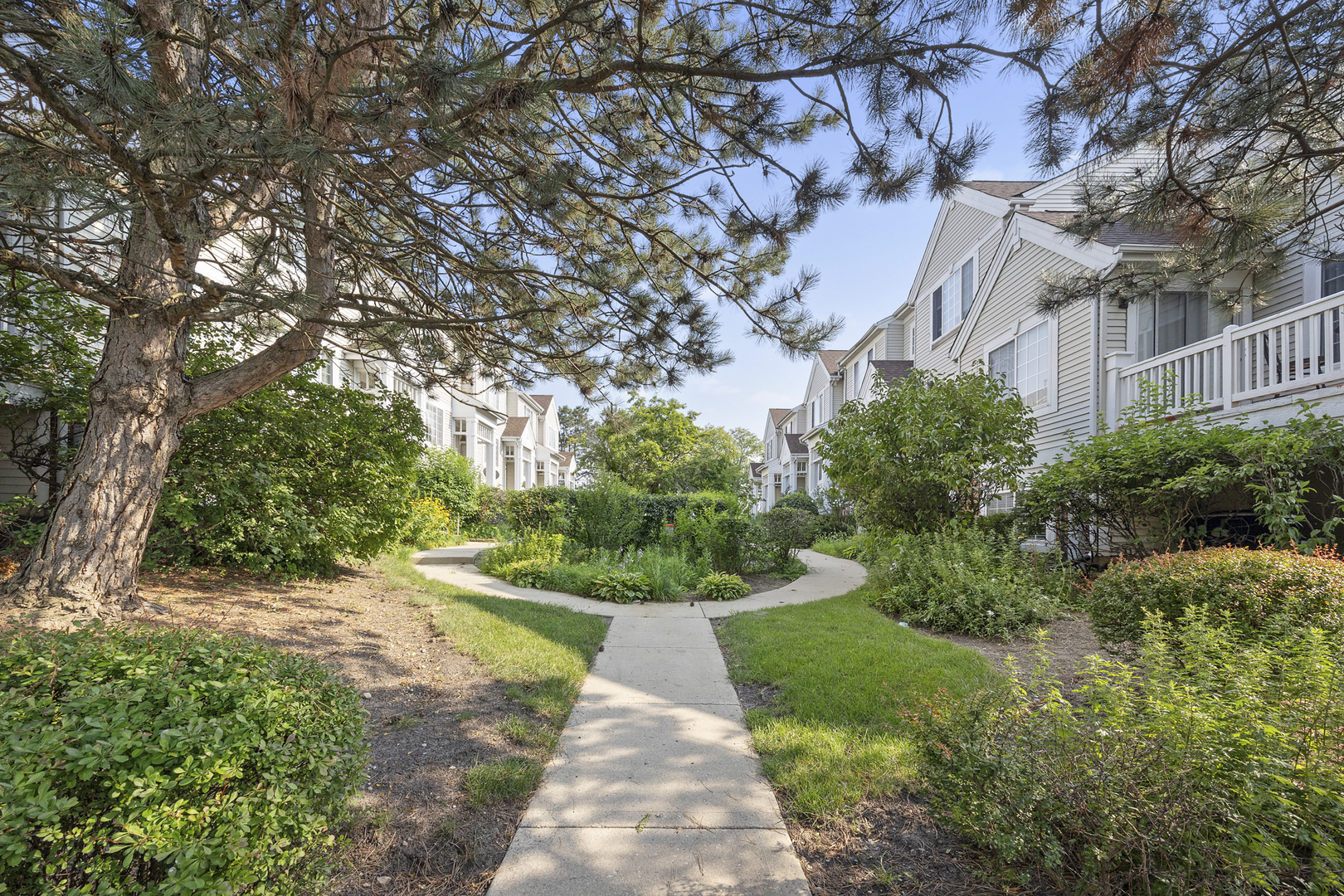 9411 N harrison Street, Des Plaines, IL 60016