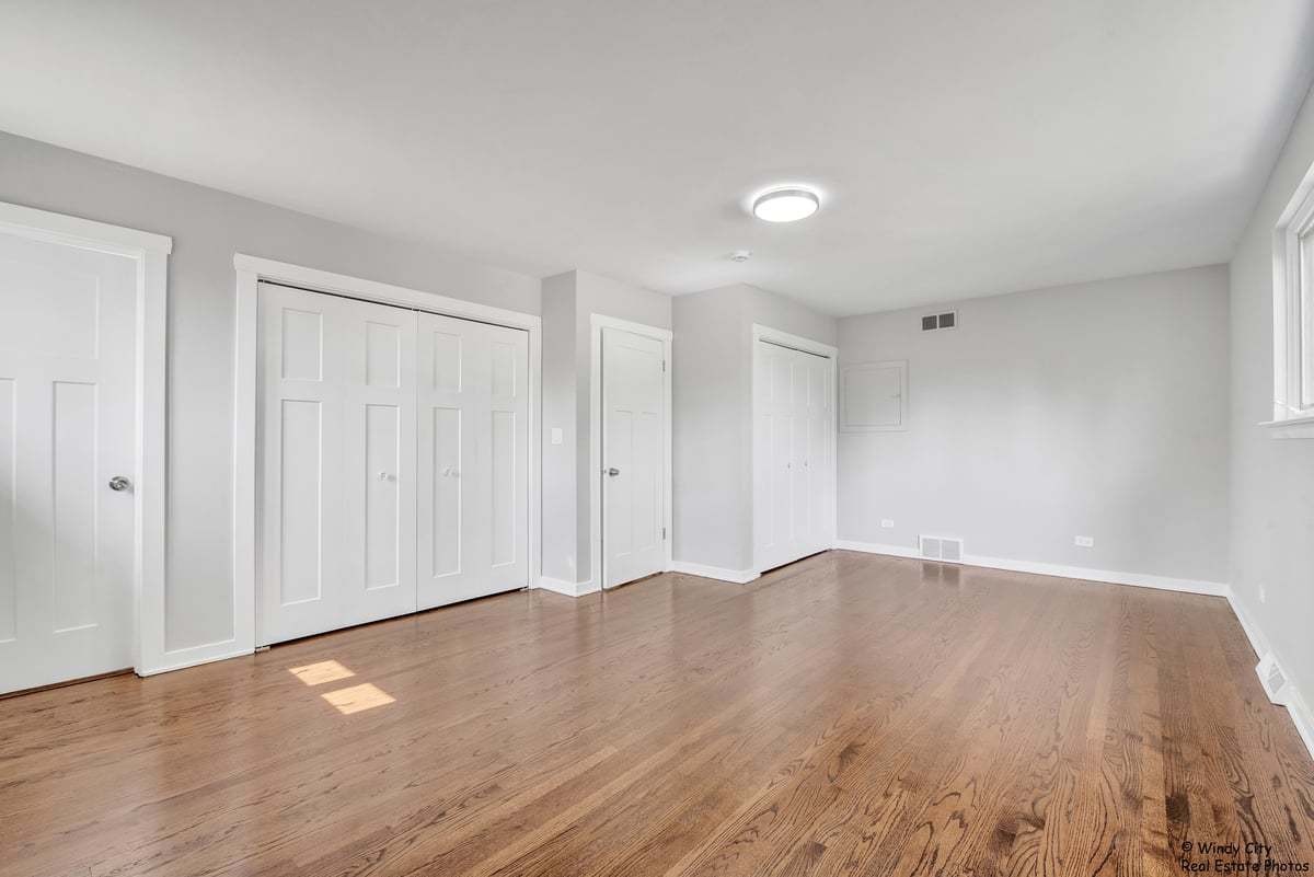 633 S George Street, Mount Prospect, IL 60056