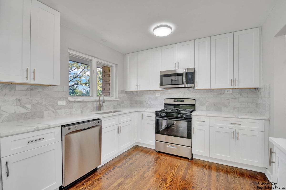 633 S George Street, Mount Prospect, IL 60056