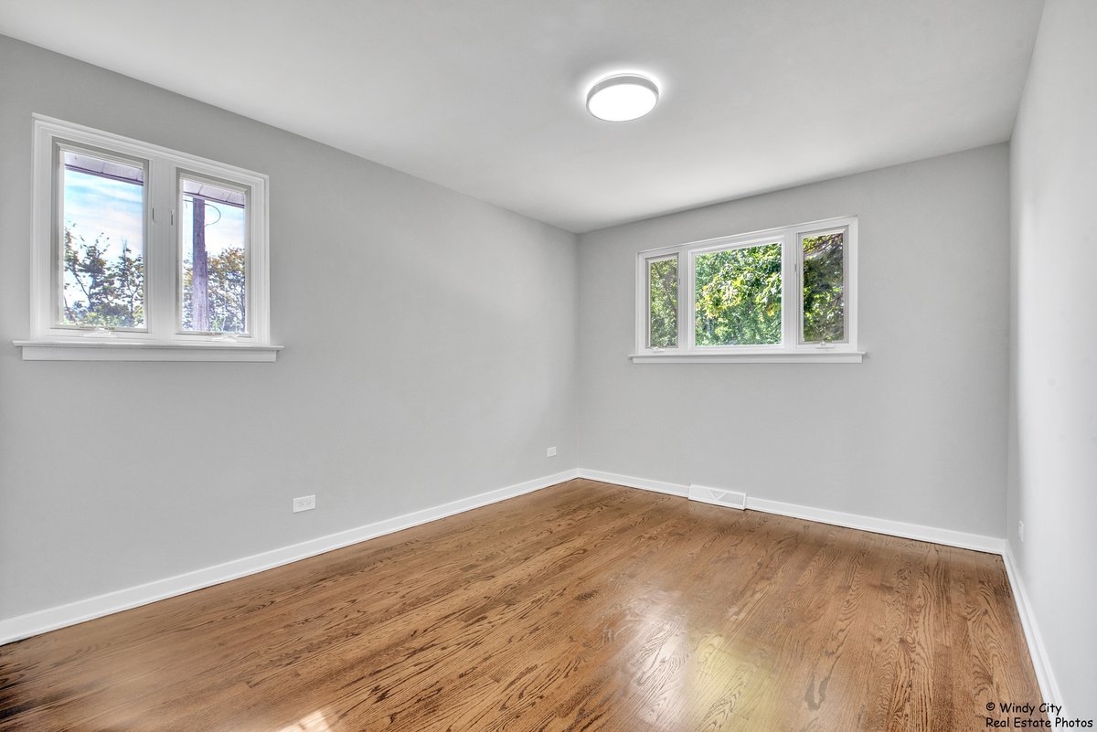 633 S George Street, Mount Prospect, IL 60056